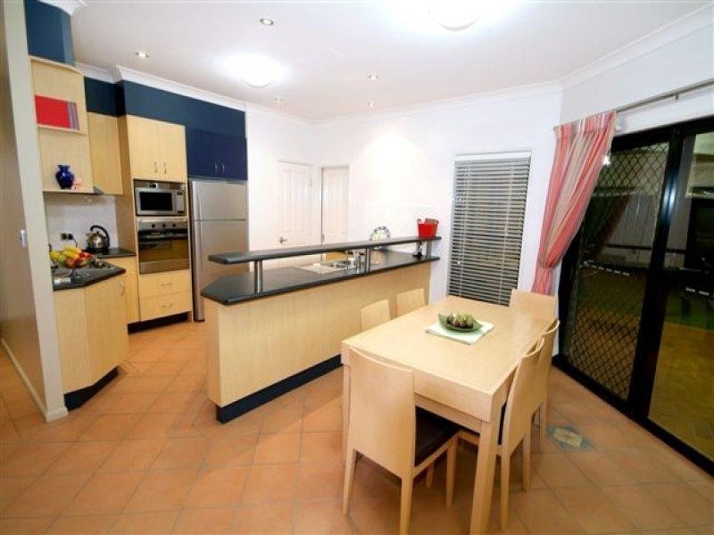 16 Glen Eagles Drive, Middle Ridge QLD 4350