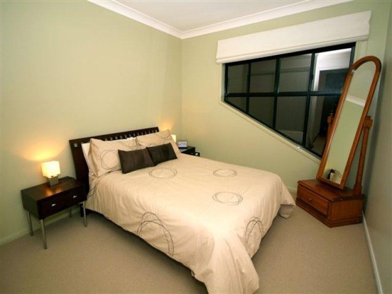 16 Glen Eagles Drive, Middle Ridge QLD 4350
