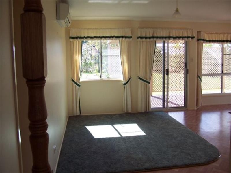 9 Buckle Court, Middle Ridge QLD 4350