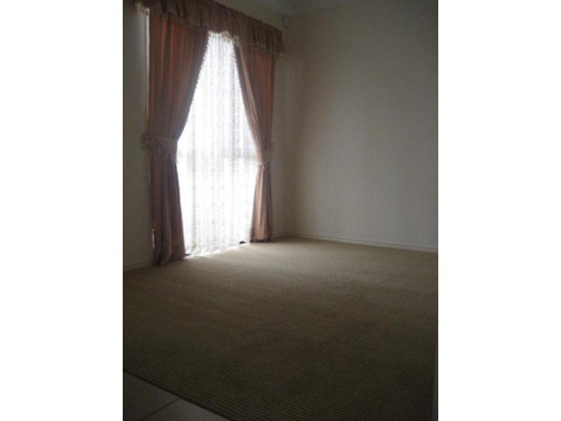 7 Barton Street, Middle Ridge QLD 4350