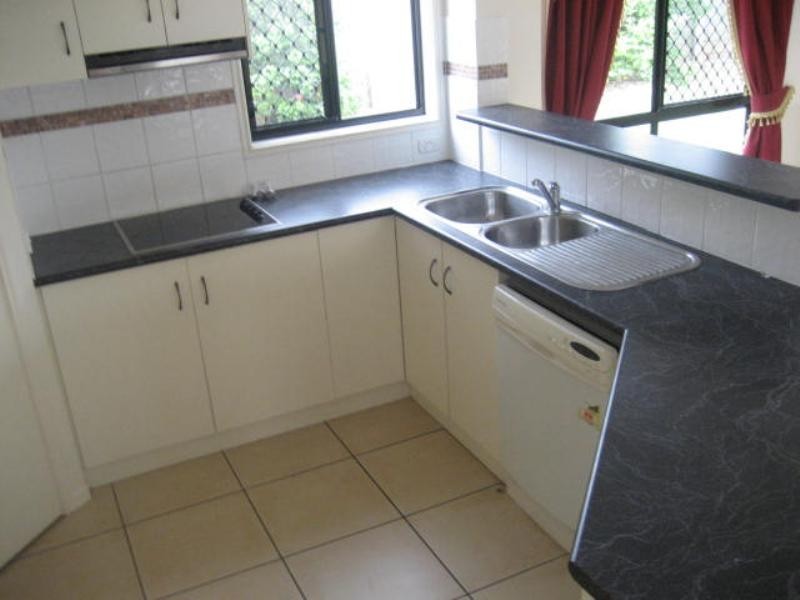 7 Barton Street, Middle Ridge QLD 4350