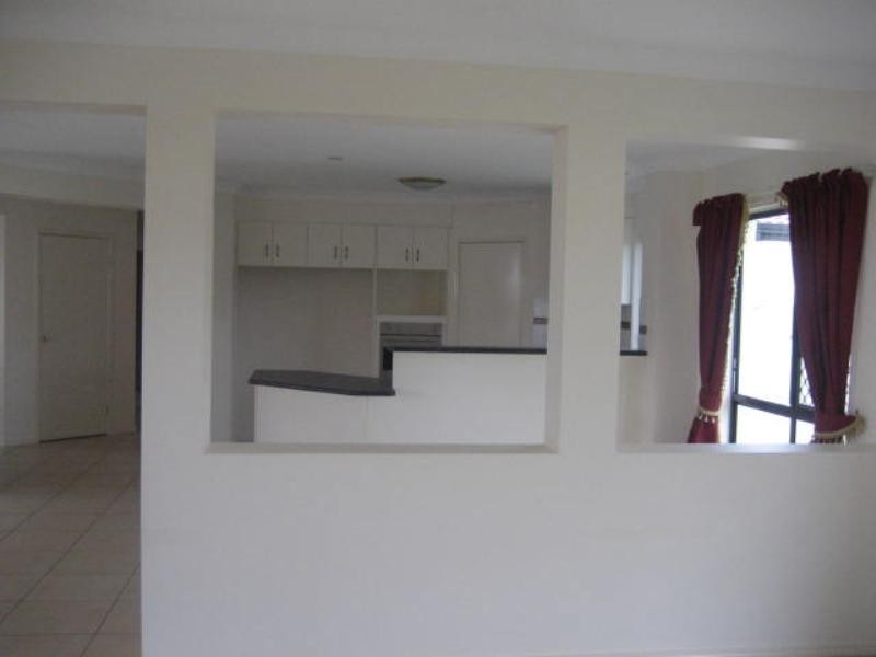 7 Barton Street, Middle Ridge QLD 4350