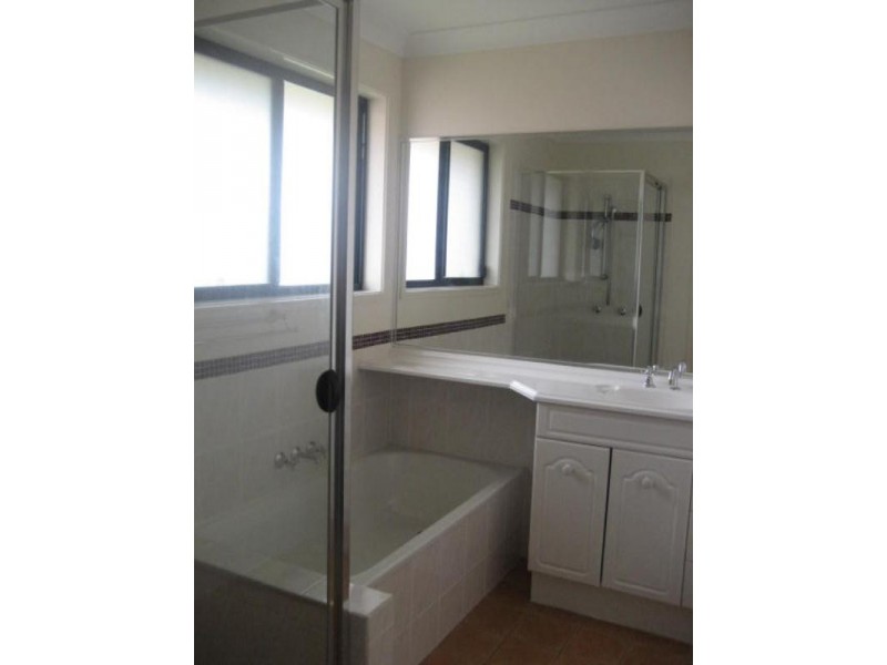 7 Barton Street, Middle Ridge QLD 4350