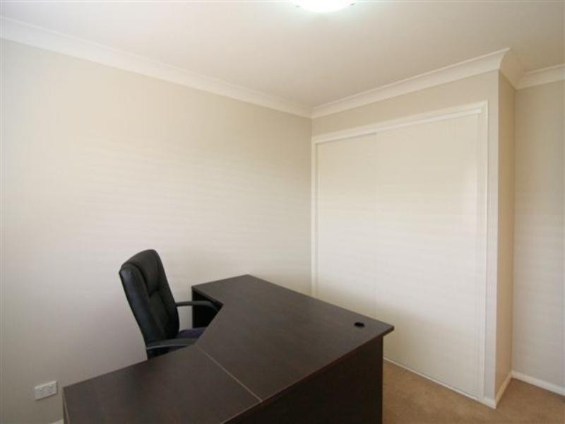 92 Spring Street, Middle Ridge QLD 4350