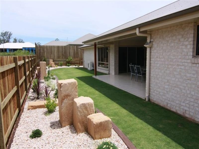 92 Spring Street, Middle Ridge QLD 4350