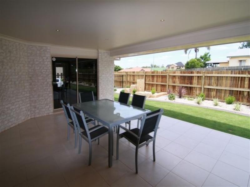 92 Spring Street, Middle Ridge QLD 4350