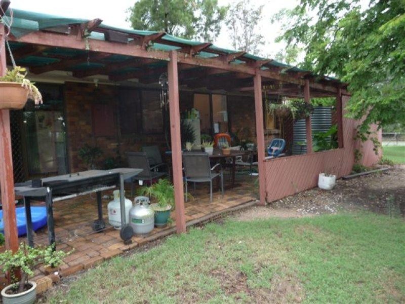 26 Main Street, Meringandan QLD 4352