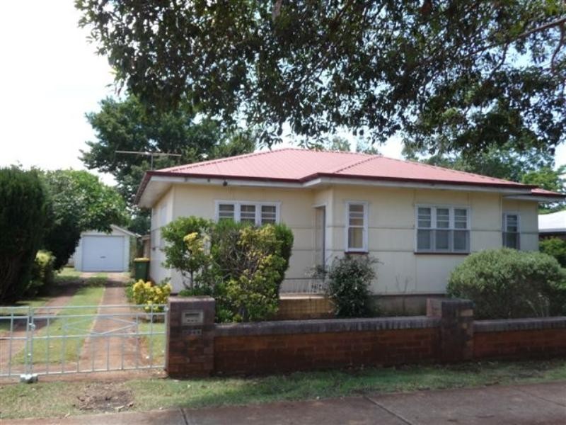 13 Warwick Street, Harristown QLD 4350