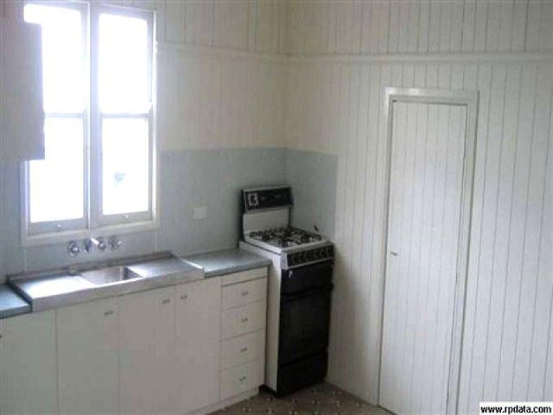 10 Dodd Street, Newtown QLD 4305