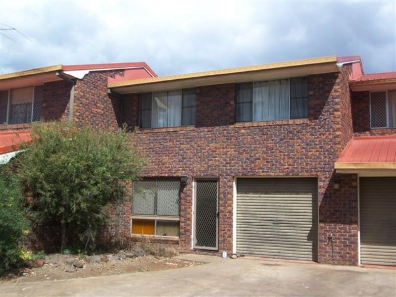 2/88 Anzac Avenue, Newtown QLD 4350