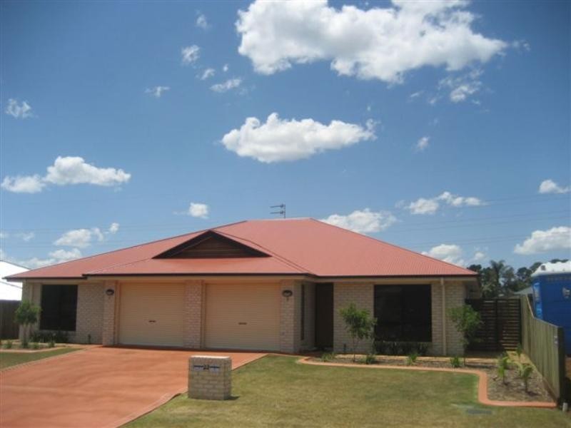 2/22 Sambar Court, Kearneys Spring QLD 4350