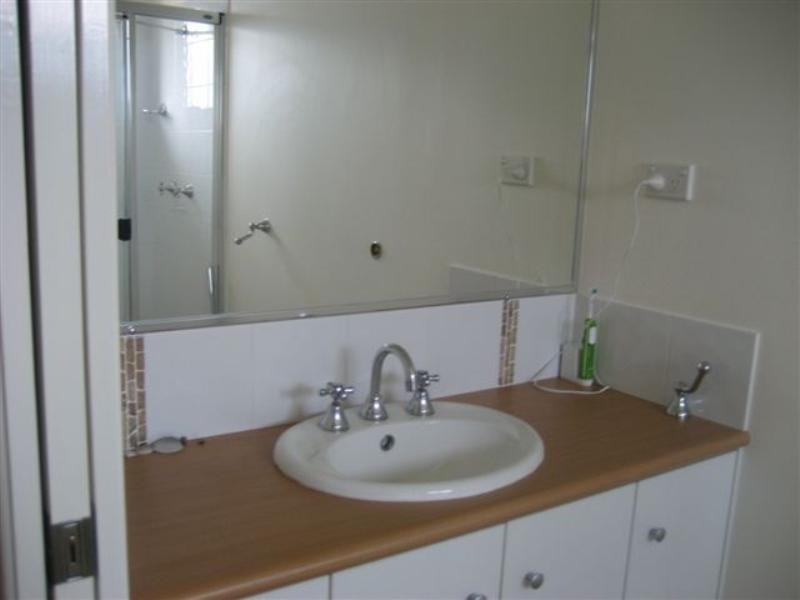 2/22 Sambar Court, Kearneys Spring QLD 4350