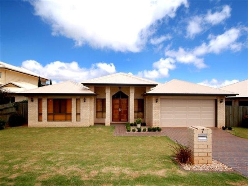 7 Ridgewood Drive, Kearneys Spring QLD 4350