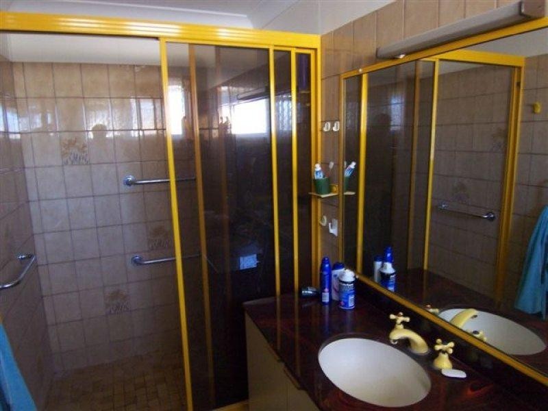 17 Knockator Crescent, Centenary Heights QLD 4350