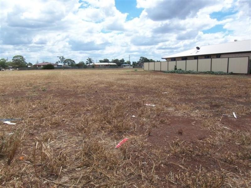 39 Berghofer Drive, Oakey QLD 4401