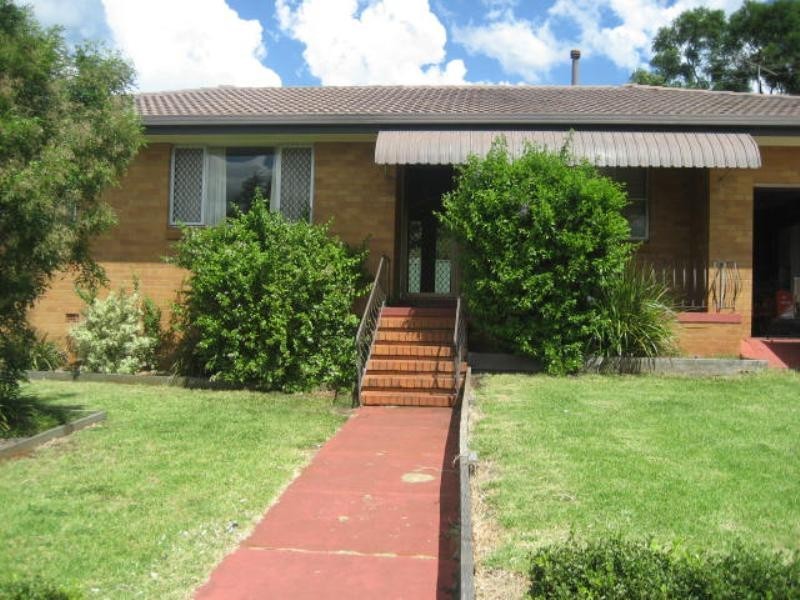 18 Cossart Street, Centenary Heights QLD 4350