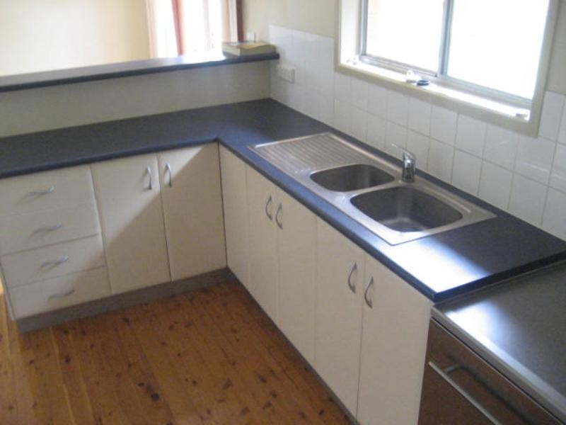 18 Cossart Street, Centenary Heights QLD 4350