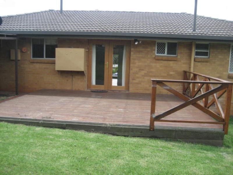 18 Cossart Street, Centenary Heights QLD 4350