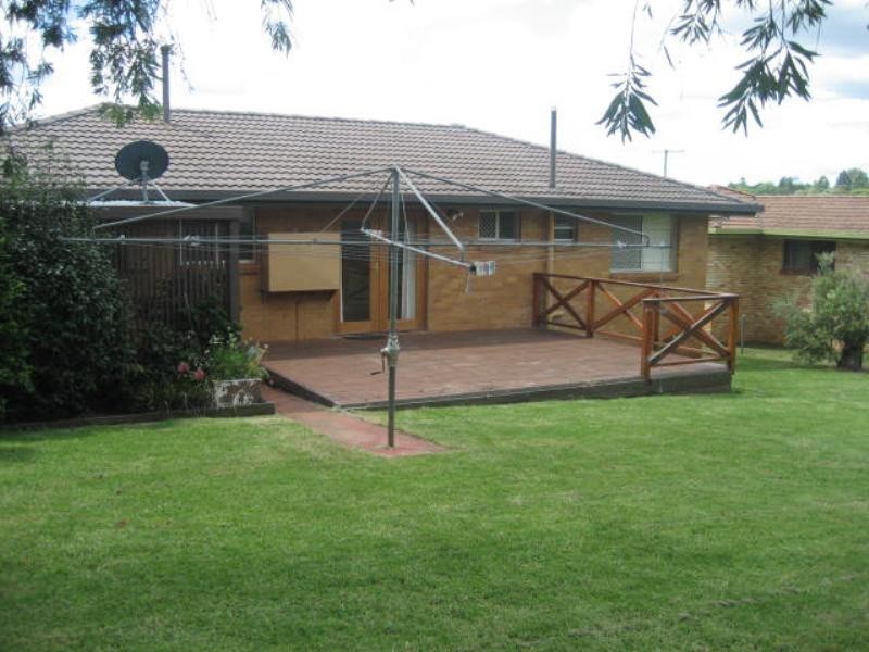 18 Cossart Street, Centenary Heights QLD 4350