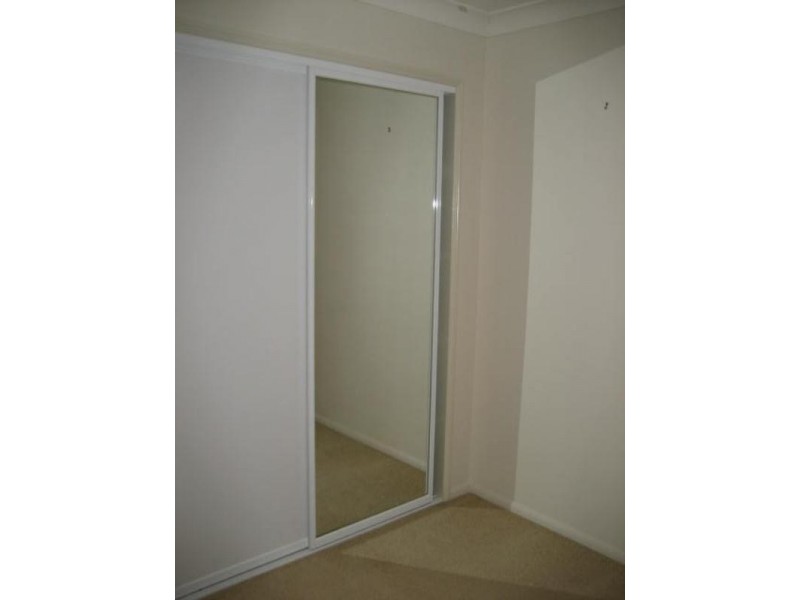 2/396 West Street, Kearneys Spring QLD 4350