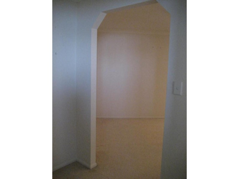 2/396 West Street, Kearneys Spring QLD 4350