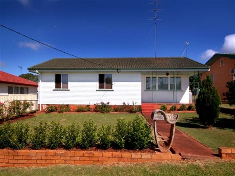 13 Berghofer Street, Rockville QLD 4350