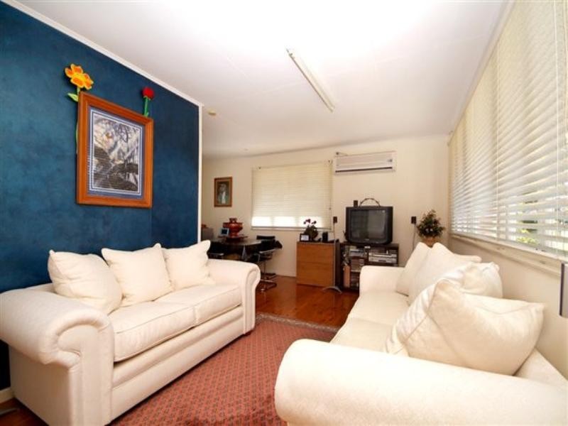 13 Berghofer Street, Rockville QLD 4350