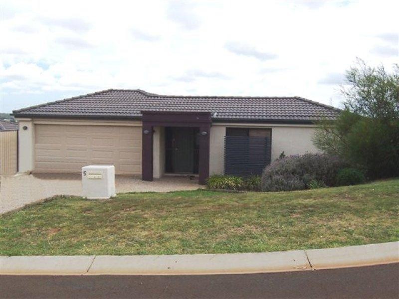 5 Samuel Court, Darling Heights QLD 4350