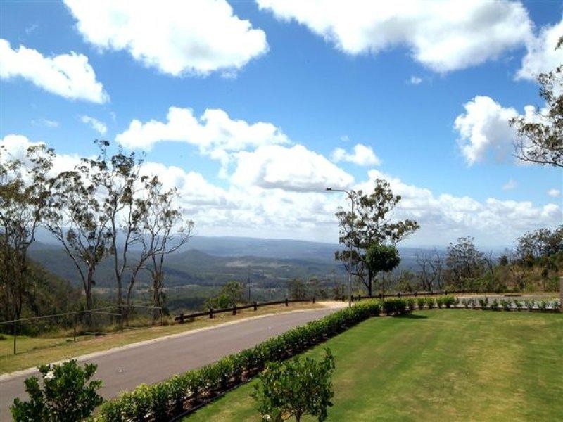 2 Mackenzie Street, Mount Lofty QLD 4350