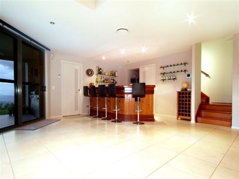 2 Mackenzie Street, Mount Lofty QLD 4350