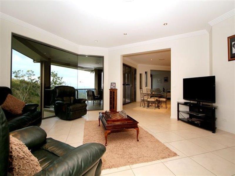 2 Mackenzie Street, Mount Lofty QLD 4350