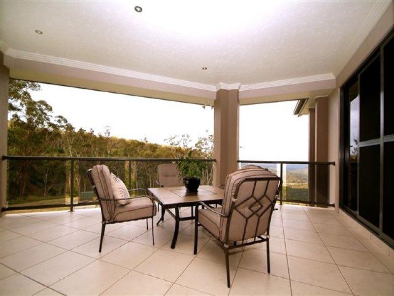 2 Mackenzie Street, Mount Lofty QLD 4350