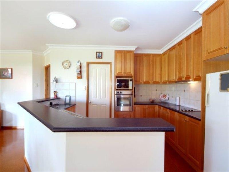 12 Spring Garden Court, Middle Ridge QLD 4350