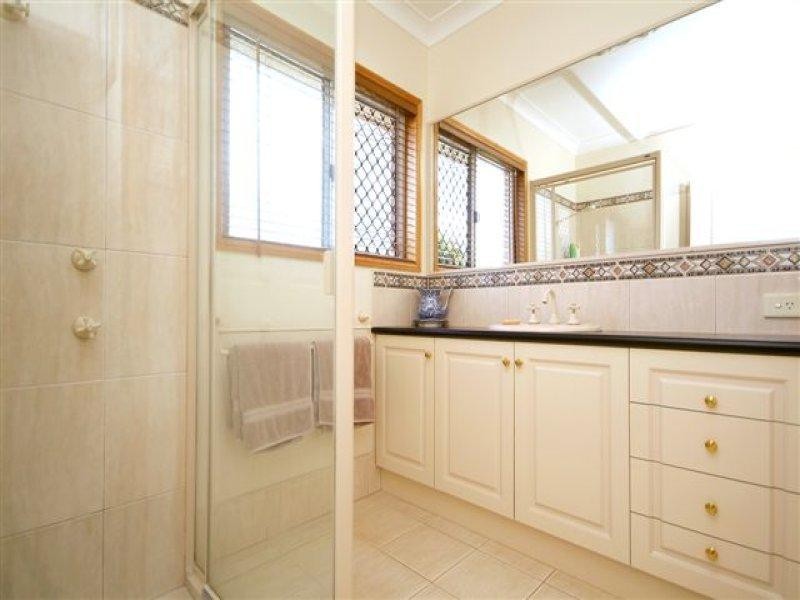 12 Spring Garden Court, Middle Ridge QLD 4350