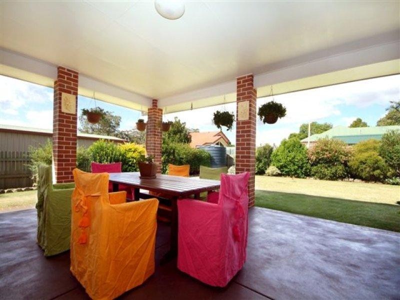 12 Spring Garden Court, Middle Ridge QLD 4350