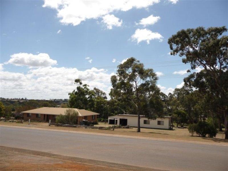 513 South Street, Harristown QLD 4350