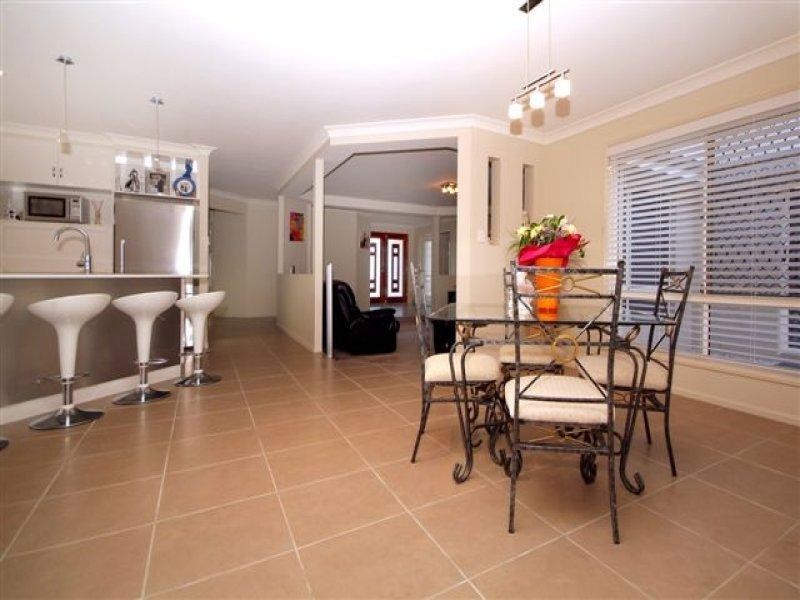 6 Jacaranda Court, Westbrook QLD 4350