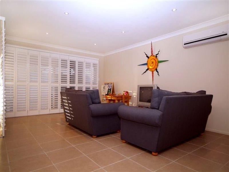 6 Jacaranda Court, Westbrook QLD 4350