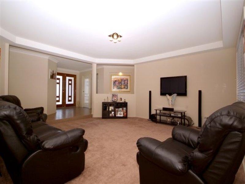 6 Jacaranda Court, Westbrook QLD 4350