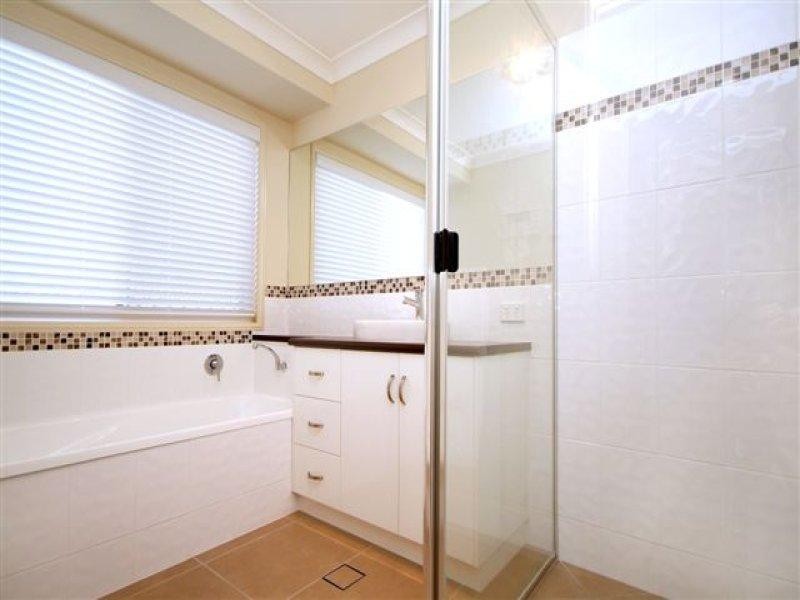 6 Jacaranda Court, Westbrook QLD 4350