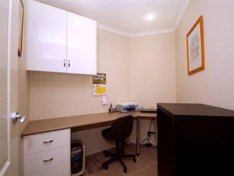 6 Jacaranda Court, Westbrook QLD 4350