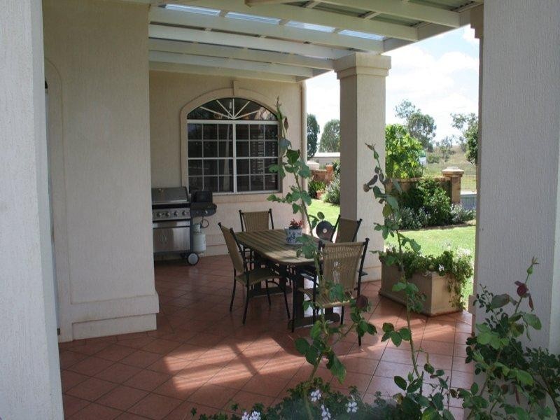 26 Sussex Drive, Oakey QLD 4401