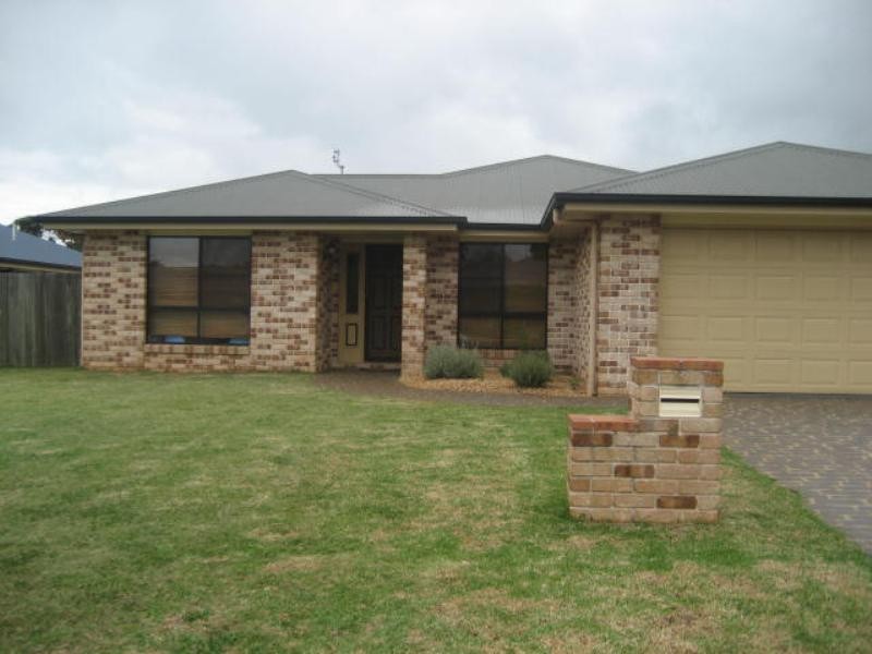 4 Chifley Court, Middle Ridge QLD 4350