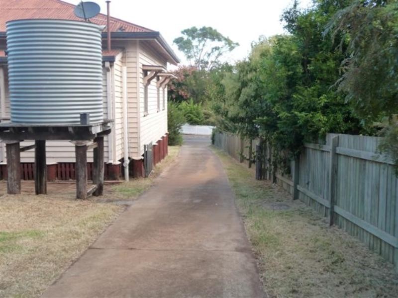 99a Bridge Street, Mount Lofty QLD 4350