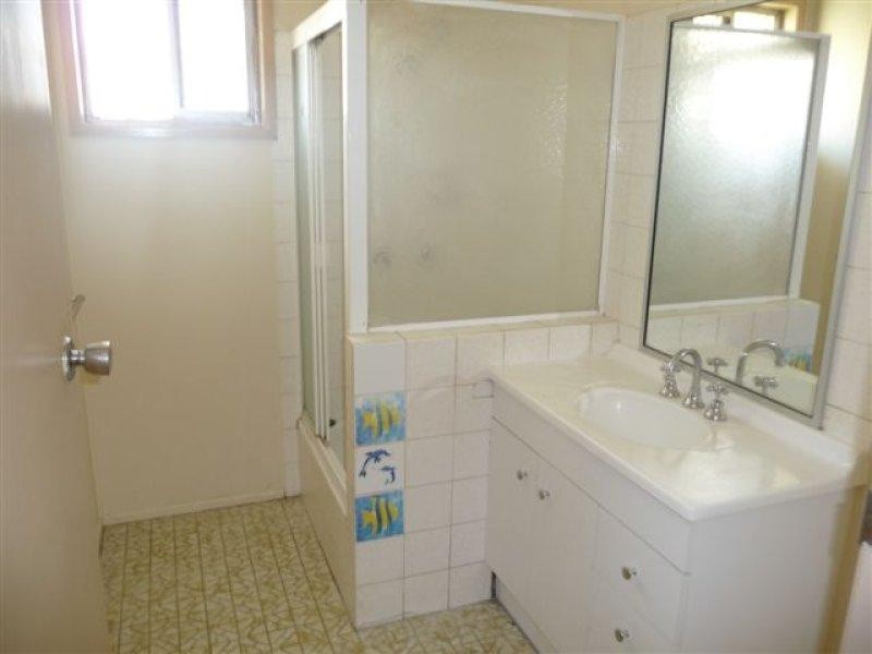 1 and 2/471 West Street, Darling Heights QLD 4350