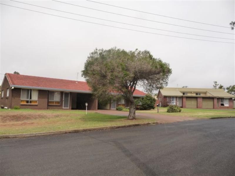 Units 1 & 2 4 Lavena Drive & 471 West Street, Darling Heights QLD 4350