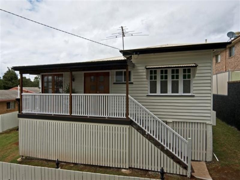 92 James Street, South Toowoomba QLD 4350