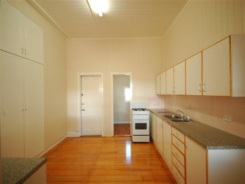 137 Holberton Street, Newtown QLD 4350