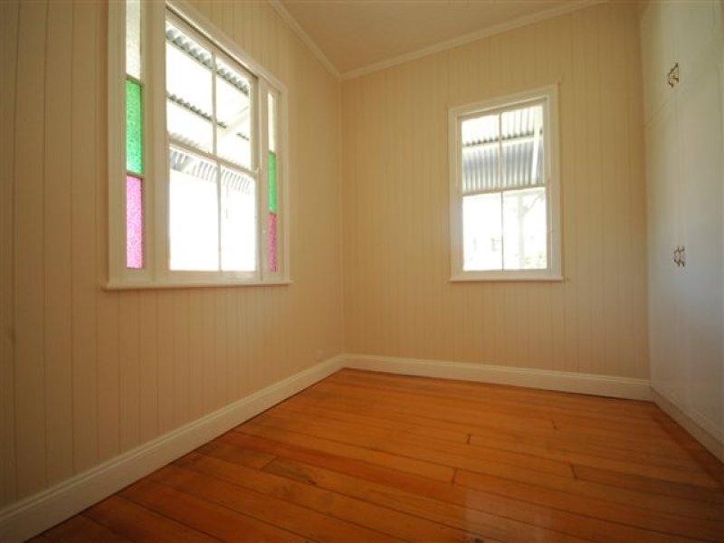 137 Holberton Street, Newtown QLD 4350