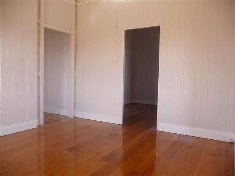 8 Phipps Drive, Meringandan QLD 4352